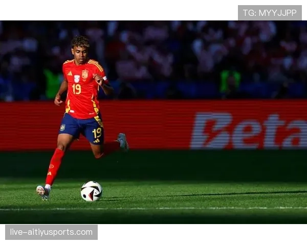 亚马尔高位逼抢驱动进攻：角色转型如何放大其突破威胁？