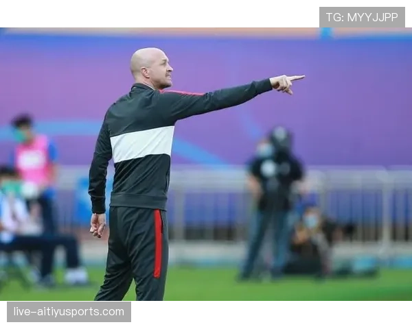 克鲁伊夫本赛季如何用直塞替代盘带撕开防线？